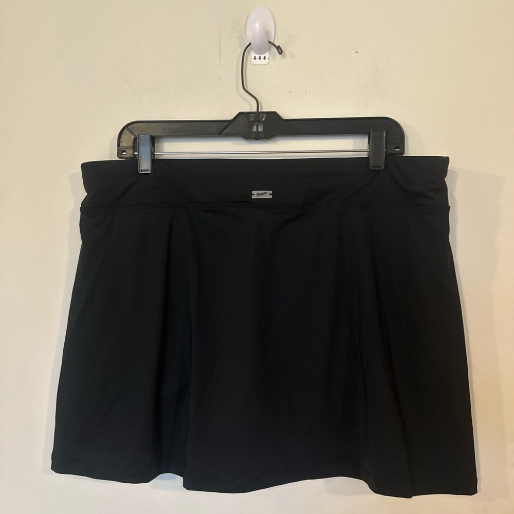 Duluth Size 16 Stretch Pull On Skort Black
